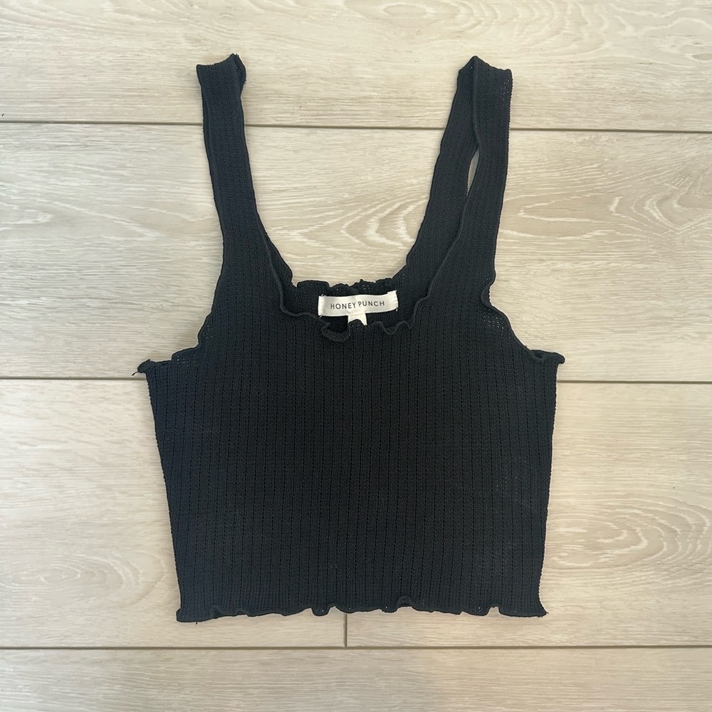 Black crop tank
